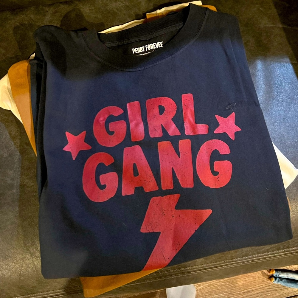 Pebby Forevee side slit tee